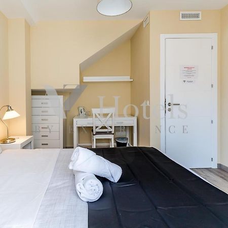 Ayz Villegas - Auto Check-In Property Madrid Exteriör bild